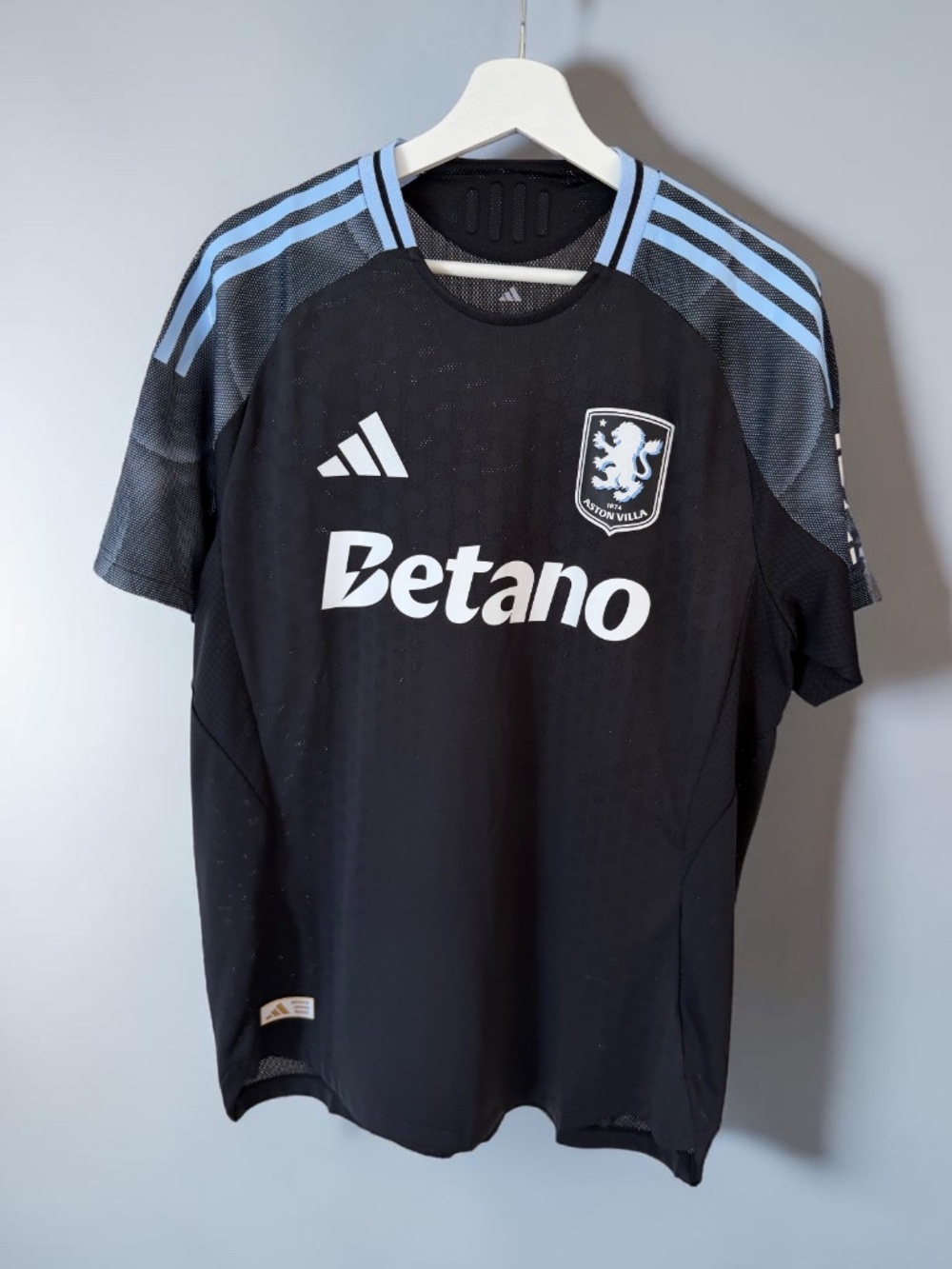 Adidas Aston Villa 2025/26 Away Authentic Jersey Men’s L JN8033 NWT